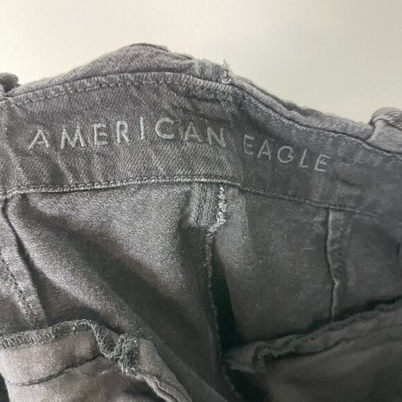 American Eagle Woman’s Pleated Mom Shorts Black High Rise Size 8 - Picture 5 of 7